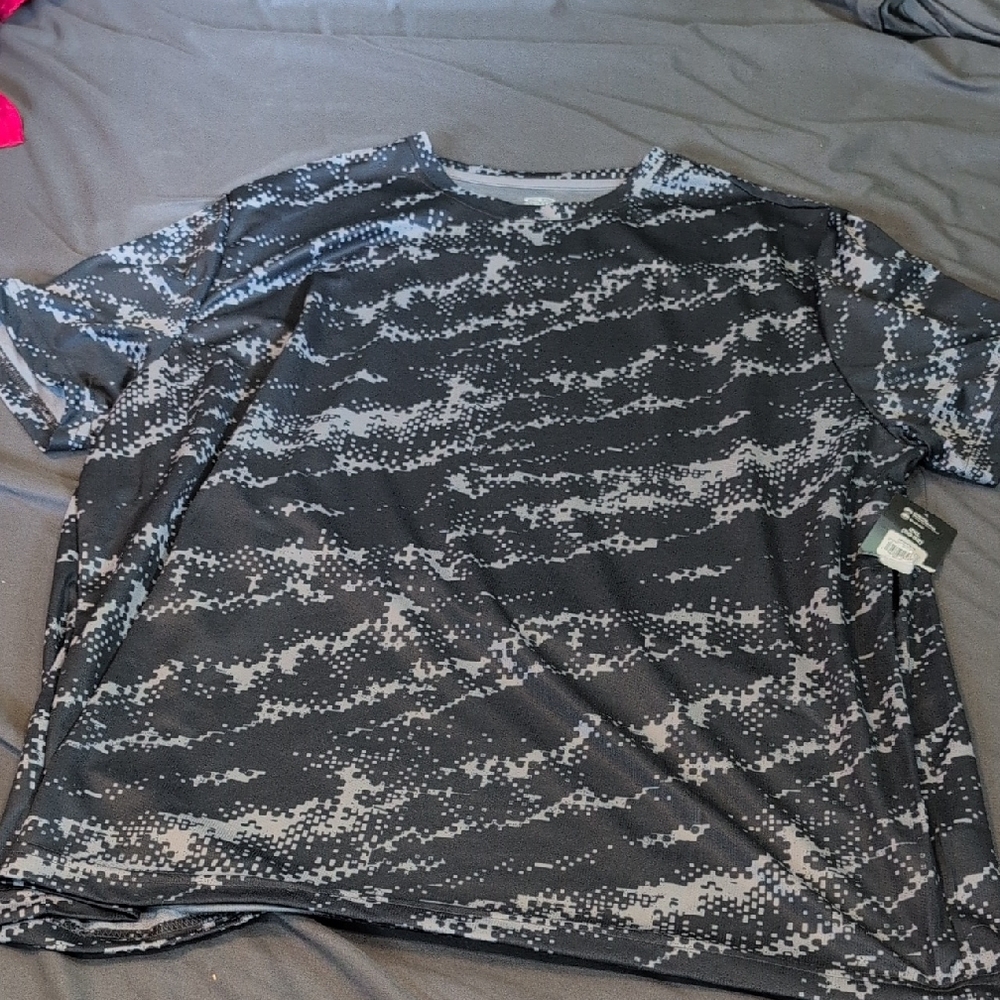 Athletic Works Black and Gray Camo Men's Tee